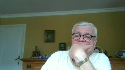 Snapshot of trekbeestje1 chatting on 11, 2, 2026 trekbeestje online show from 11, 2, 2026