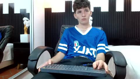 Snapshot of trevor_mob chatting on 4, 8, 2026 trevor_mob online show from 4, 8, 2026