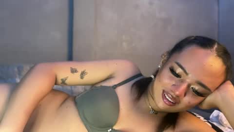 trexie_fucks15 online show from 29, 6, 2026