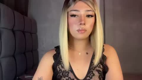 trexie_fucks15 online show from 28, 7, 2026