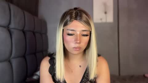 trexie_fucks15 online show from 28, 7, 2026