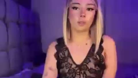 trexie_fucks15 online show from 29, 7, 2026