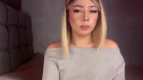 trexie_fucks15 online show from 2, 8, 2026