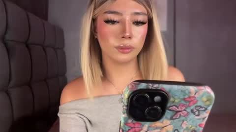 trexie_fucks15 online show from 6, 8, 2026
