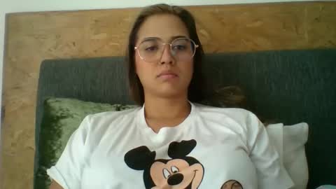 triana_bell online show from 1, 12, 2025