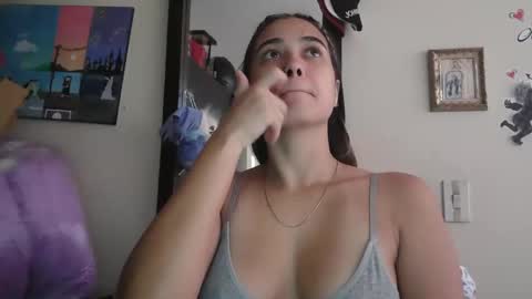 triana_bell online show from 4, 4, 2026