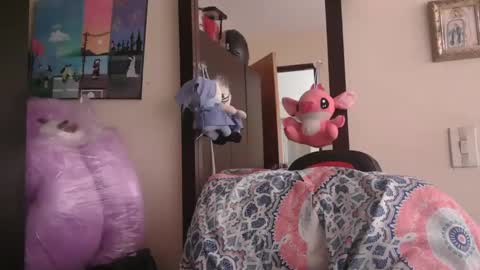 triana_bell online show from 6, 4, 2026