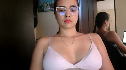 triana_bell online show from 22, 7, 2026