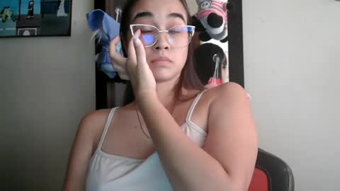triana_bell online show from 3, 8, 2026