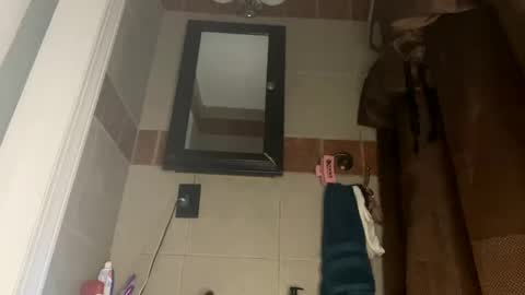 Snapshot of trillahung chatting on 2, 10, 2025 WapBopper online show from 2, 10, 2025