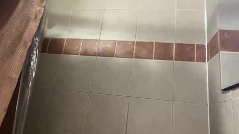 Snapshot of trillahung chatting on 12, 10, 2025 WapBopper online show from 12, 10, 2025