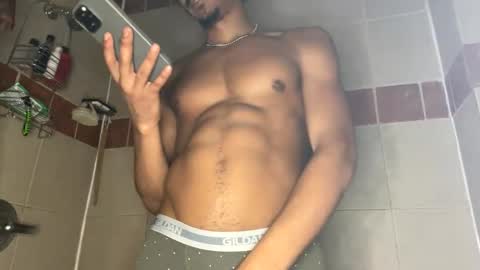 Snapshot of trillahung chatting on 5, 11, 2025 WapBopper online show from 5, 11, 2025