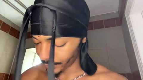 Snapshot of trillahung chatting on 16, 11, 2025 WapBopper online show from 16, 11, 2025