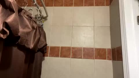 Snapshot of trillahung chatting on 19, 11, 2025 WapBopper online show from 19, 11, 2025