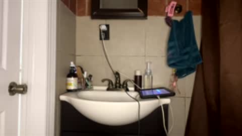 Snapshot of trillahung chatting on 26, 11, 2025 WapBopper online show from 26, 11, 2025