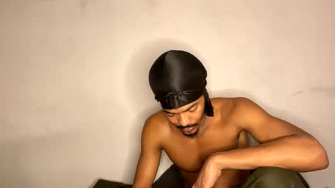 Snapshot of trillahung chatting on 27, 11, 2025 WapBopper online show from 27, 11, 2025