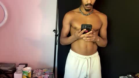 Snapshot of trillahung chatting on 12, 5, 2026 WapBopper online show from 12, 5, 2026