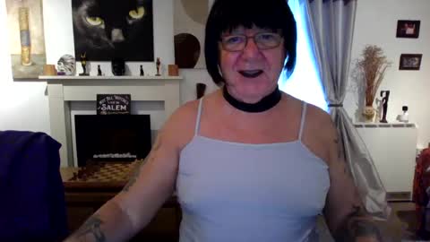 Snapshot of trinity1011 chatting on 7, 7, 2026 trinity1011 online show from 7, 7, 2026