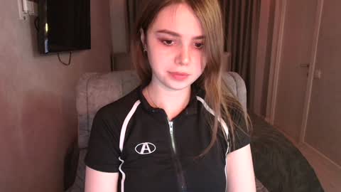 Snapshot of tripleprinces chatting on 7, 2, 2025 tripleprinces online show from 7, 2, 2025