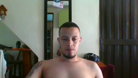 Snapshot of tripode2017 chatting on 14, 1, 2025 tripode2017 online show from 14, 1, 2025