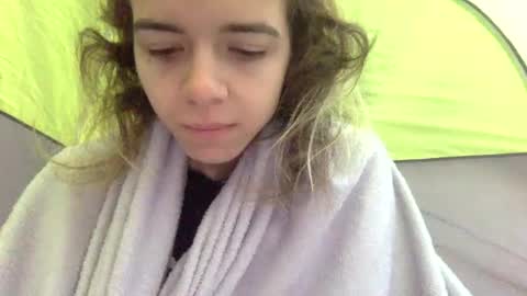 Snapshot of trippybb222 chatting on 9, 10, 2025 trippybb222 online show from 9, 10, 2025