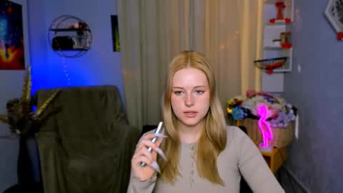 Snapshot of trixy_melison chatting on 13, 3, 2026 Trixy online show from 13, 3, 2026