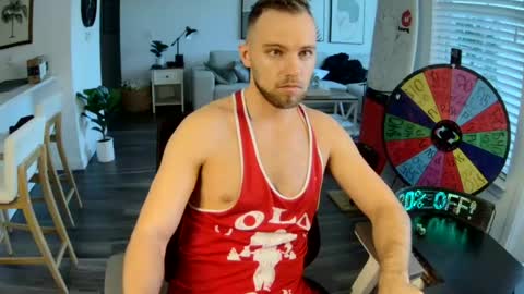 Snapshot of troy_greenxo chatting on 25, 7, 2026 Troy Green online show from 25, 7, 2026