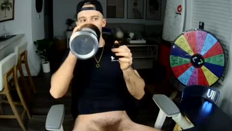 Snapshot of troy_greenxo chatting on 28, 7, 2026 Troy Green online show from 28, 7, 2026