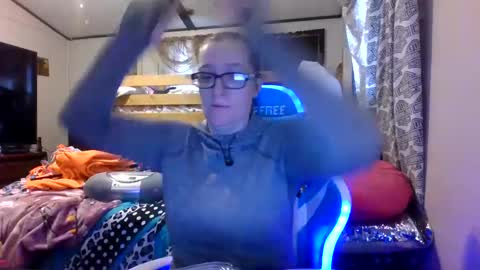 Snapshot of truckerswifetobe chatting on 19, 12, 2024 TruckersWifeToBe online show from 19, 12, 2024