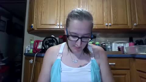 Snapshot of truckerswifetobe chatting on 1, 10, 2025 TruckersWifeToBe online show from 1, 10, 2025