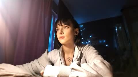 Poly online show from 23, 12, 2025