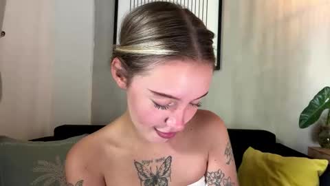 Snapshot of trulamorella chatting on 1, 2, 2026 Mia online show from 1, 2, 2026