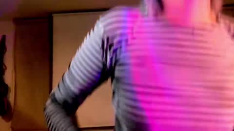 Cait online show from 2, 2, 2025