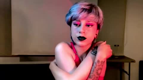 Cait online show from 4, 2, 2025