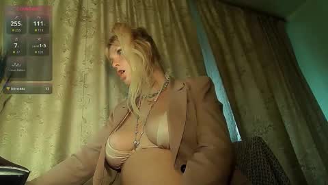 Snapshot of tspostophere chatting on 7, 11, 2025 Annika online show from 7, 11, 2025