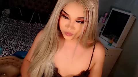 Snapshot of tsscarlett_xx chatting on 8, 10, 2025 jayvie online show from 8, 10, 2025