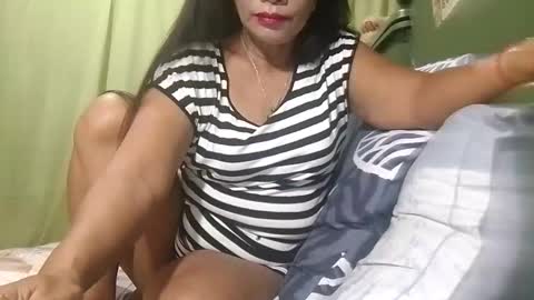 Snapshot of tuchmegently chatting on 16, 10, 2025 Mae online show from 16, 10, 2025
