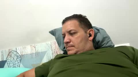 Snapshot of tuhombre1612 chatting on 15, 12, 2025 tuhombre1612 online show from 15, 12, 2025