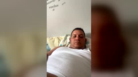 Snapshot of tuhombre1612 chatting on 18, 5, 2026 tuhombre1612 online show from 18, 5, 2026