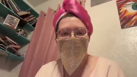 Snapshot of tulipisnotaperson chatting on 22, 2, 2026 Tulip online show from 22, 2, 2026