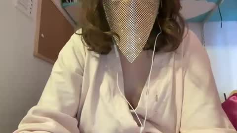 Snapshot of tulipisnotaperson chatting on 23, 2, 2026 Tulip online show from 23, 2, 2026