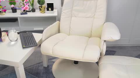 Snapshot of tunderflwer chatting on 19, 9, 2025 Anna online show from 19, 9, 2025