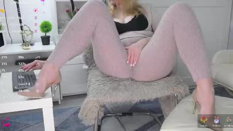 Snapshot of tunderflwer chatting on 2, 12, 2025 Anna online show from 2, 12, 2025