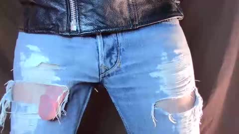 Snapshot of turquoise_metallic chatting on 11, 11, 2025 Phil Box online show from 11, 11, 2025