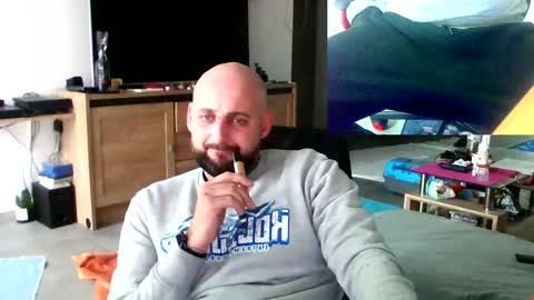 Snapshot of twardyidlugi chatting on 26, 1, 2025 twardyidlugi online show from 26, 1, 2025