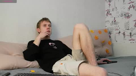 Snapshot of twelveeek chatting on 2, 11, 2025 Angus online show from 2, 11, 2025