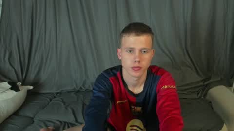 Snapshot of twelveeek chatting on 22, 11, 2025 Angus online show from 22, 11, 2025