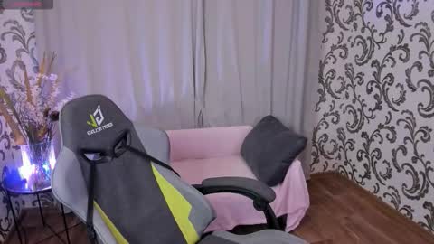 Snapshot of twelveeek chatting on 3, 12, 2025 Angus online show from 3, 12, 2025