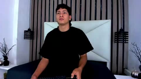 Snapshot of twink_bunny chatting on 9, 8, 2026 samu online show from 9, 8, 2026
