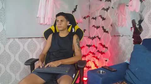 Snapshot of twink_davidx chatting on 31, 10, 2025 Dani online show from 31, 10, 2025